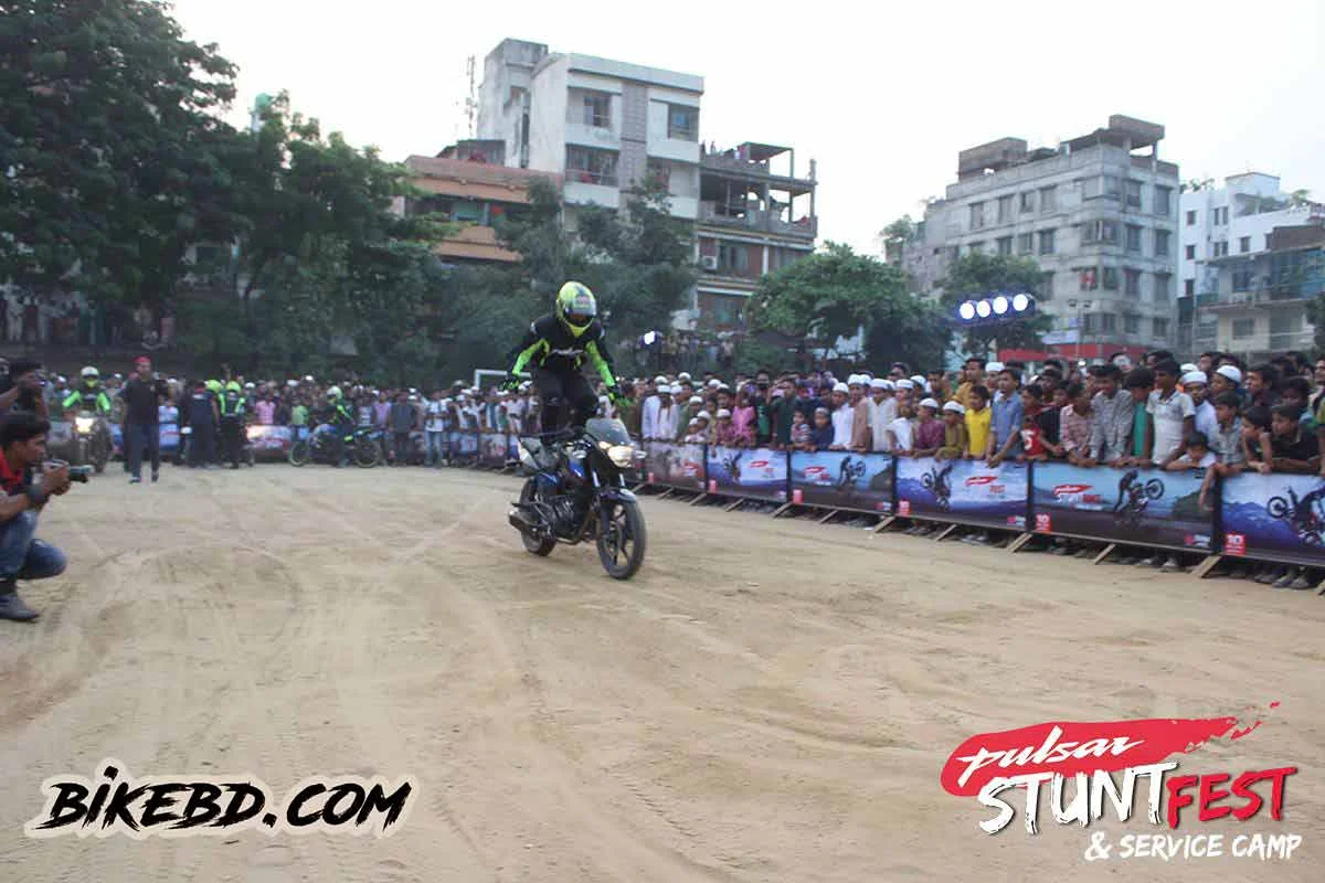 motorcycle stunt in bangladesh